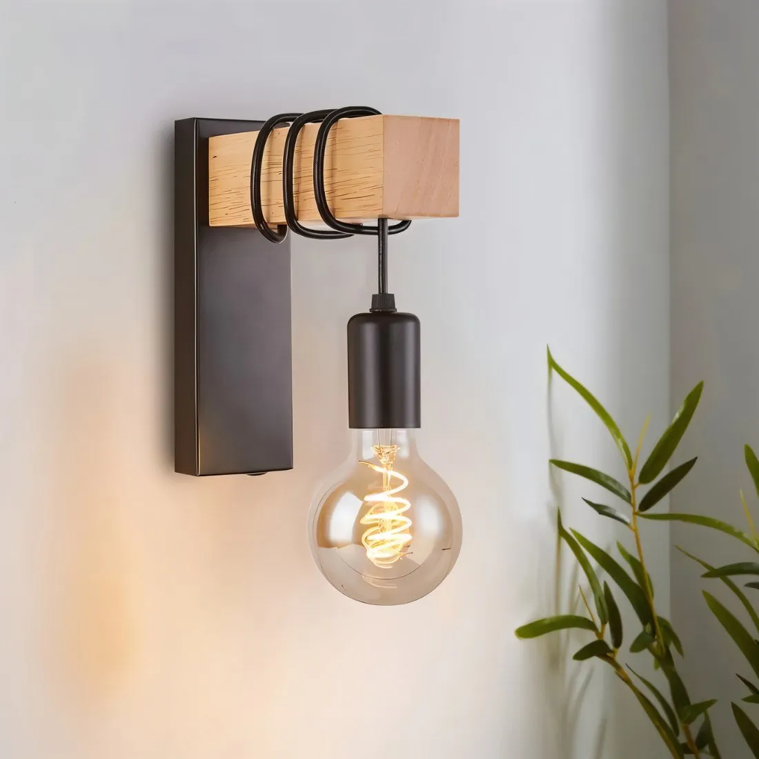 Dewar Wall Lamp