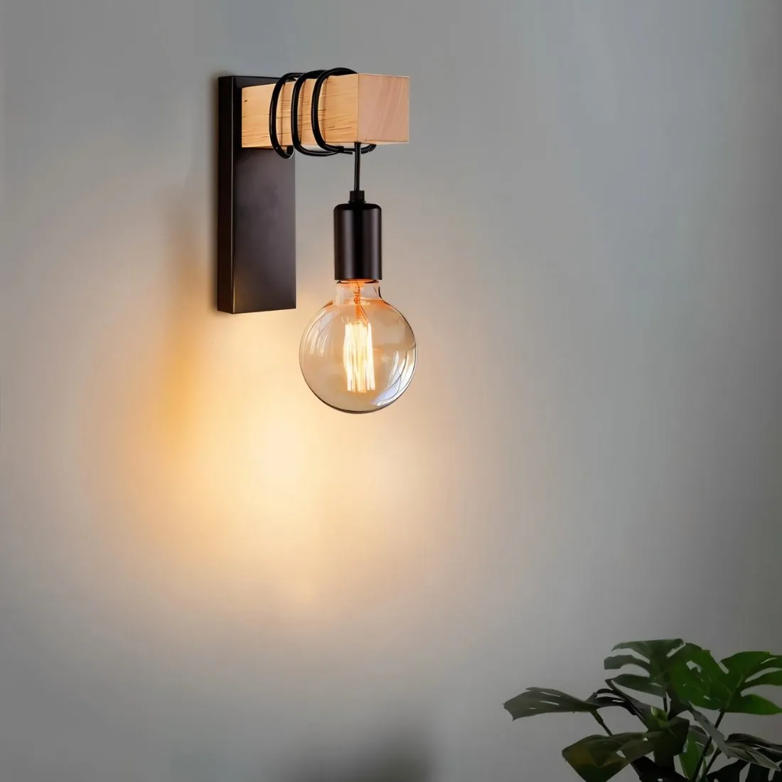 Dewar Wall Lamp