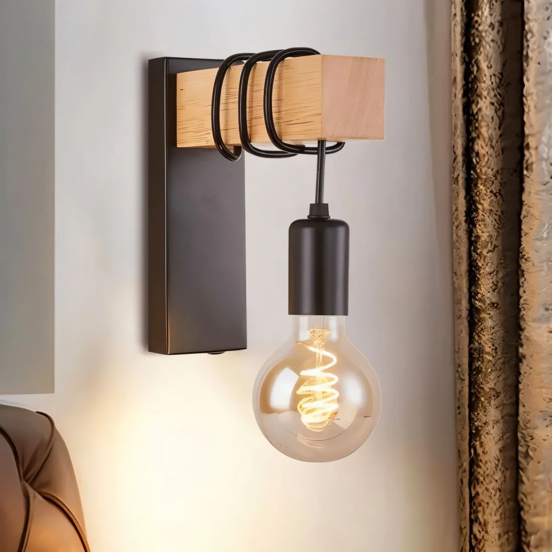 Dewar Wall Lamp