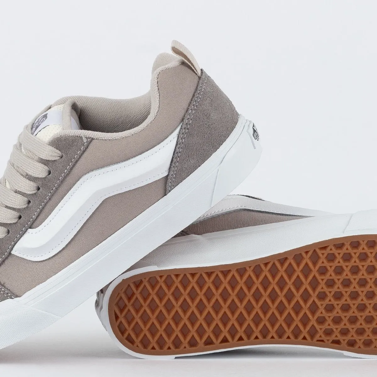 Vans Men's Knu Skool Shoes - Grey / White